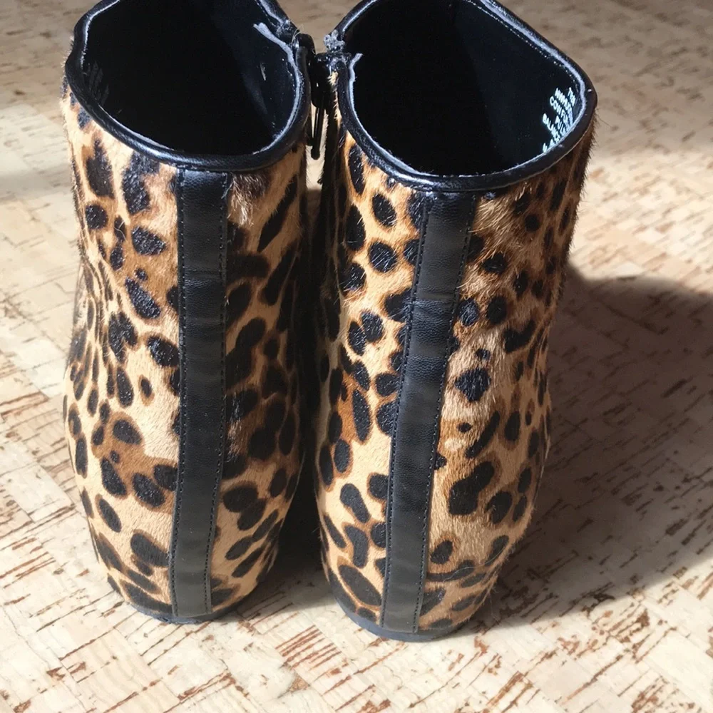 Nine West Huggins Leopard Print Genuine Calf Hair Ankle Boot Bootie 7.5 - Picture 3 of 10